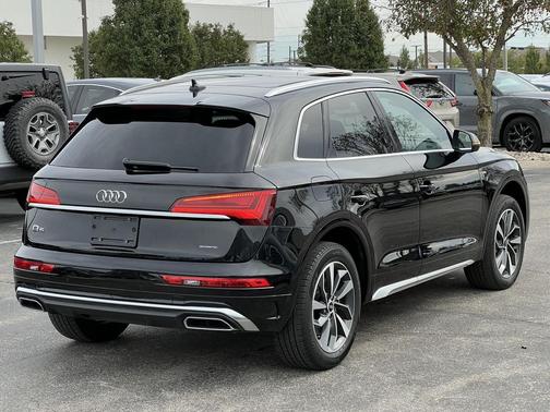 2023 Audi Q5 45 S line Premium