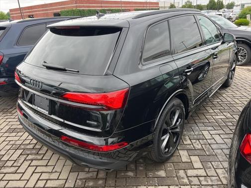 2025 Audi Q7 55 Premium Plus