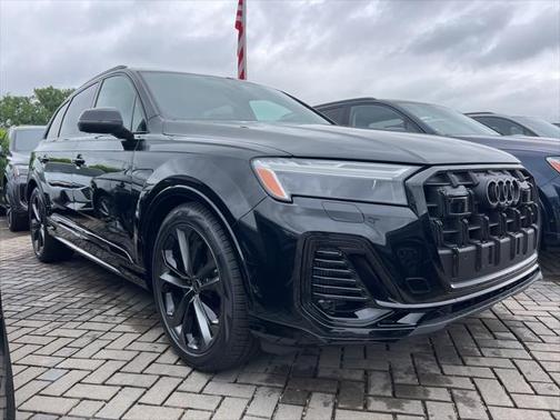 2025 Audi Q7 55 Premium Plus