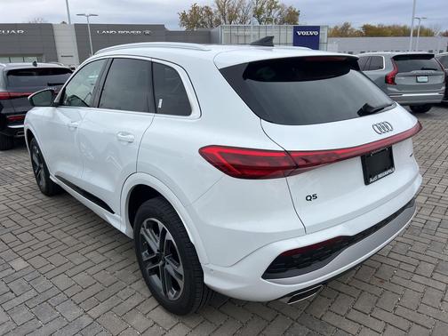 2025 Audi Q5 Premium TFSI quattro S tronic