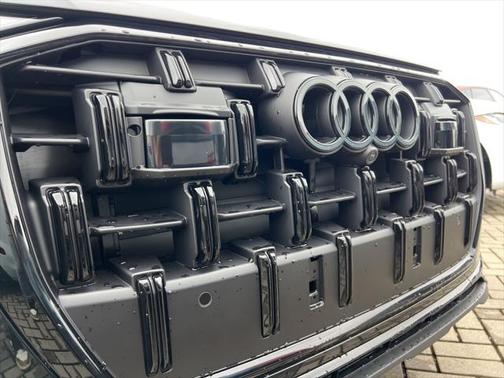 2025 Audi Q7 55 Prestige