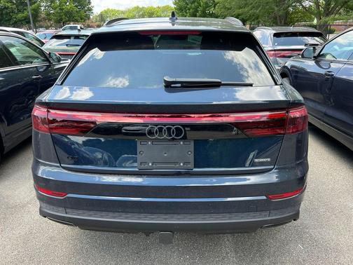 Waitomo Blue Metallic 2026 Audi Q8 55 Premium