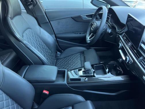 2024 Audi S4 Premium Plus TFSI quattro Tiptronic