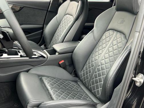 2024 Audi S4 Premium Plus TFSI quattro Tiptronic