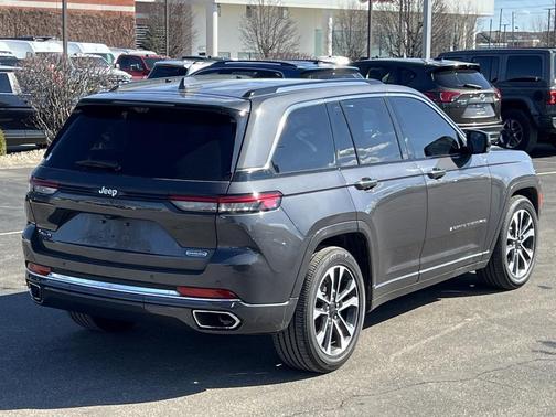 2022 Jeep Grand Cherokee Overland