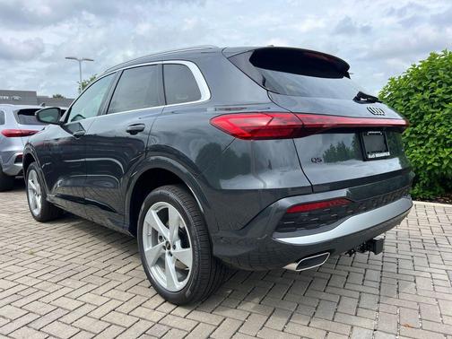 Tambora Gray Metallic 2026 Audi Q5 Premium Plus TFSI quattro S tronic