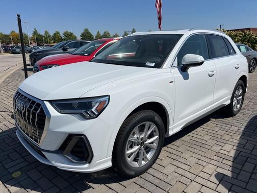 2025 Audi Q3 Premium 45 TFSI S line quattro Tiptronic