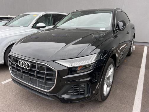 2023 Audi Q8 55 Premium Plus