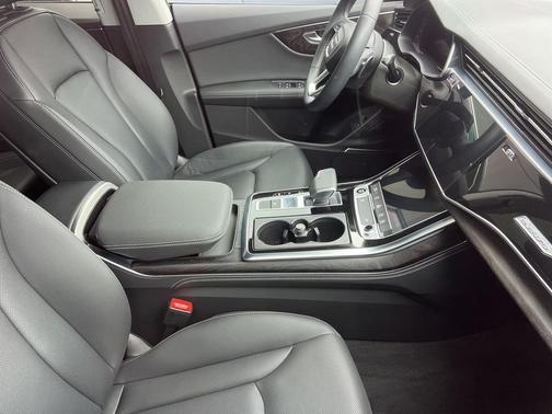 2023 Audi Q8 55 Premium Plus