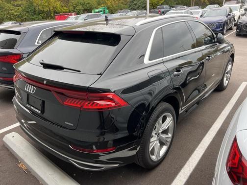 2023 Audi Q8 55 Premium Plus