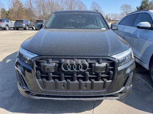 Mythos Black Metallic 2026 Audi Q7 55 Premium Plus