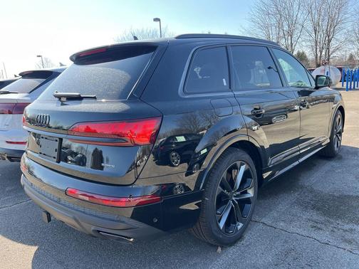 Mythos Black Metallic 2026 Audi Q7 55 Premium Plus