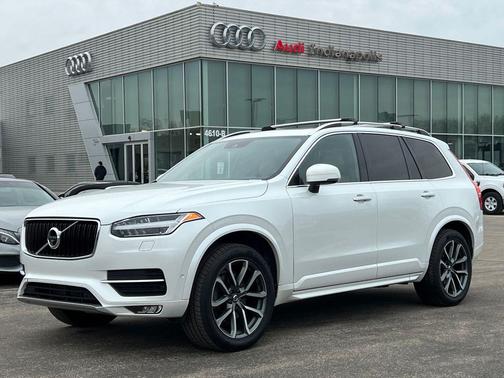 2017 Volvo XC90 T6 Momentum