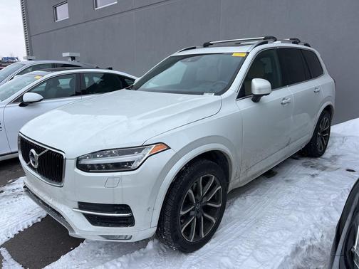 2017 Volvo XC90 T6 Momentum