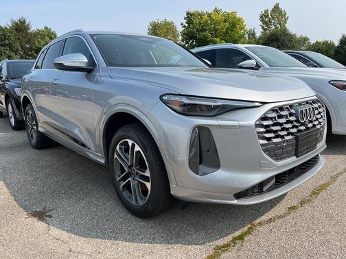 2025 Audi Q5 Premium Plus