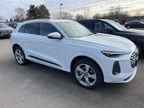 2025 Audi Q5 Premium Plus TFSI quattro S tronic