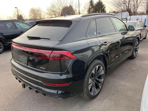 Mythos Black Metallic 2026 Audi Q8 55 Premium Plus