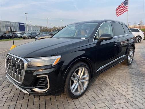 2025 Audi Q7 55 Premium Plus
