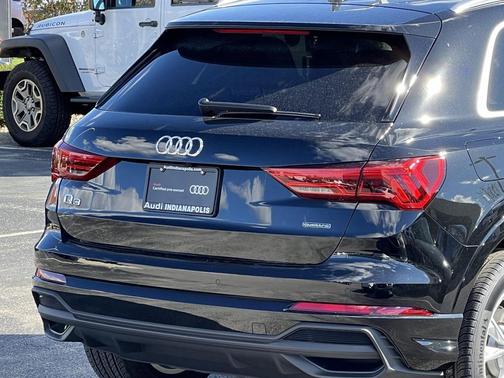 2025 Audi Q3 Premium 45 TFSI S line quattro Tiptronic