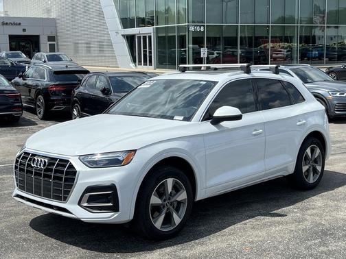 2022 Audi Q5 40 Premium Plus