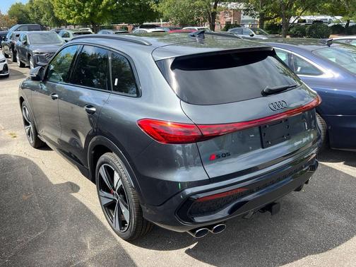 Daytona Gray Pearl Effect 2026 Audi SQ5 3.0T Premium Plus