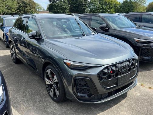 Daytona Gray Pearl Effect 2026 Audi SQ5 3.0T Premium Plus