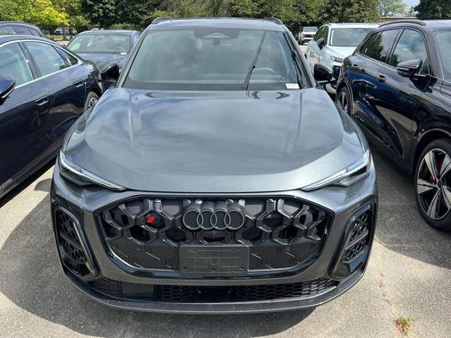 Daytona Gray Pearl Effect 2026 Audi SQ5 3.0T Premium Plus