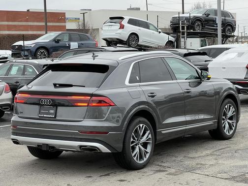 2025 Audi Q8 55 Premium