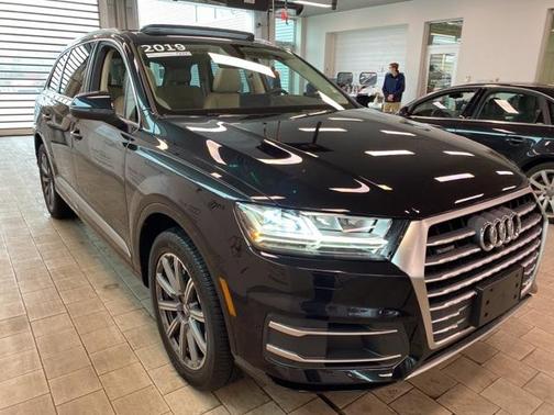 Orca Black Metallic 2019 Audi Q7 45 Premium Plus