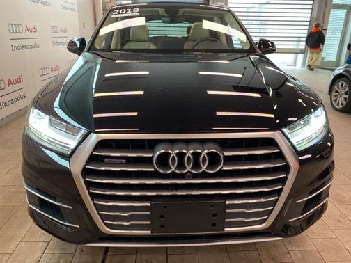 Orca Black Metallic 2019 Audi Q7 45 Premium Plus
