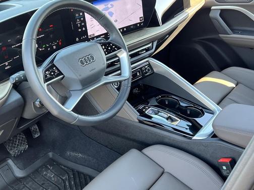 2025 Audi Q5 Premium Plus TFSI quattro S tronic