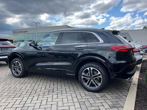 2025 Audi Q5 Premium