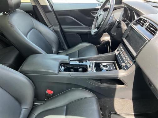 2019 Jaguar F-PACE 25t Premium