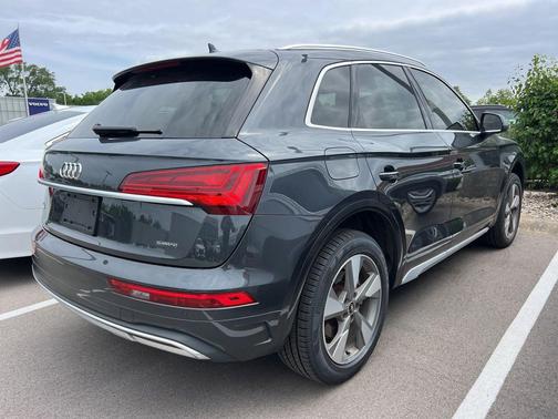 Manhattan Gray Metallic 2023 Audi Q5 40 Premium