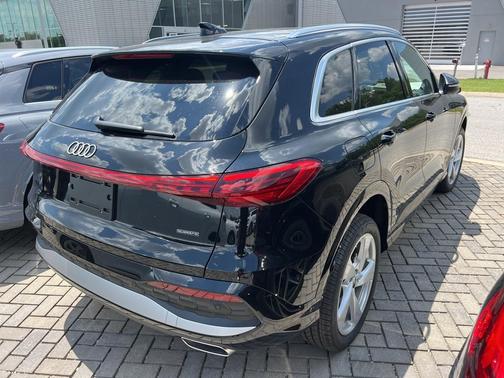 2025 Audi Q5 Premium Plus