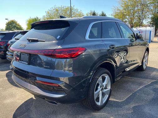 2025 Audi Q5 Premium Plus