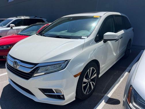 White Diamond Pearl 2019 Honda Odyssey Elite