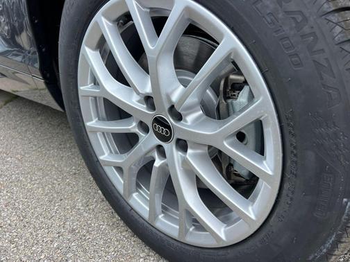 Daytona Gray Pearl Effect 2026 Audi Q3 TFSI quattro S tronic