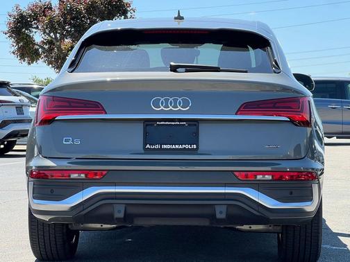 Chronos Gray Metallic 2023 Audi Q5 45 S line Premium