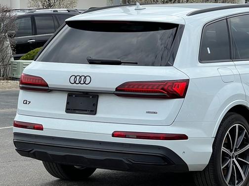 2023 Audi Q7 55 Prestige