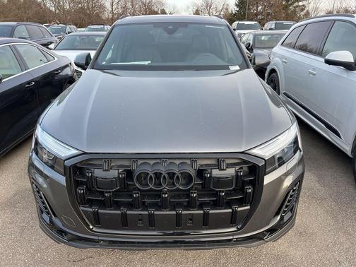 Samurai Gray Metallic 2026 Audi Q7 55 Premium Plus