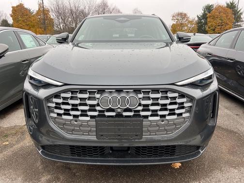 2025 Audi Q5 Premium TFSI quattro S tronic