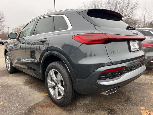 2025 Audi Q5 Premium TFSI quattro S tronic