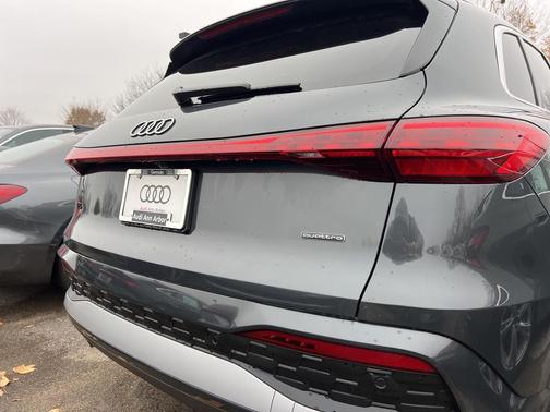 2025 Audi Q5 Premium TFSI quattro S tronic