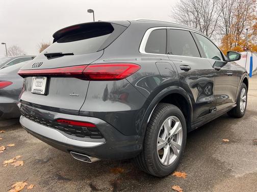 2025 Audi Q5 Premium TFSI quattro S tronic