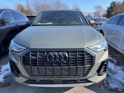 2025 Audi Q3 Premium 45 TFSI S line quattro Tiptronic