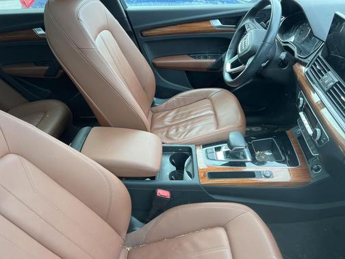 2023 Audi Q5 45 S line Premium