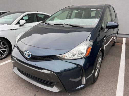 2017 Toyota Prius v Four