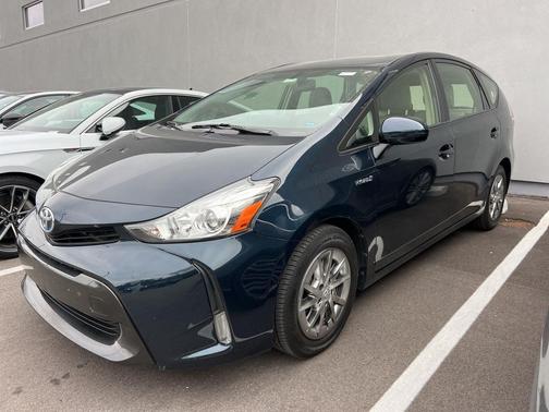 2017 Toyota Prius v Four