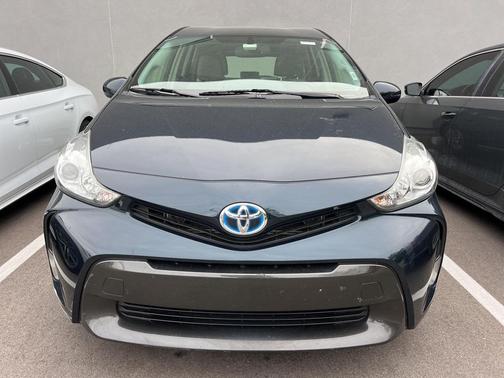 2017 Toyota Prius v Four